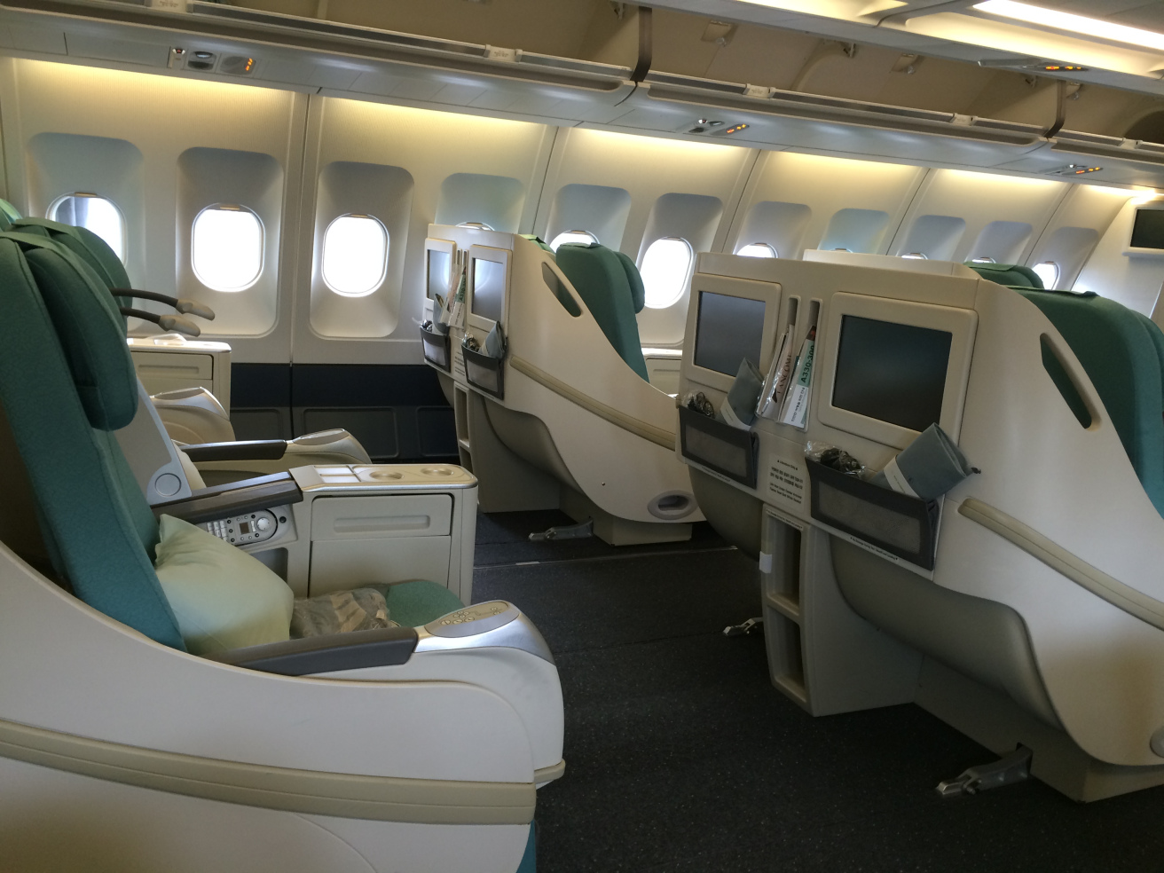 Review Korean Air A330 Business Class Hkg Icn Young Travelers Of
