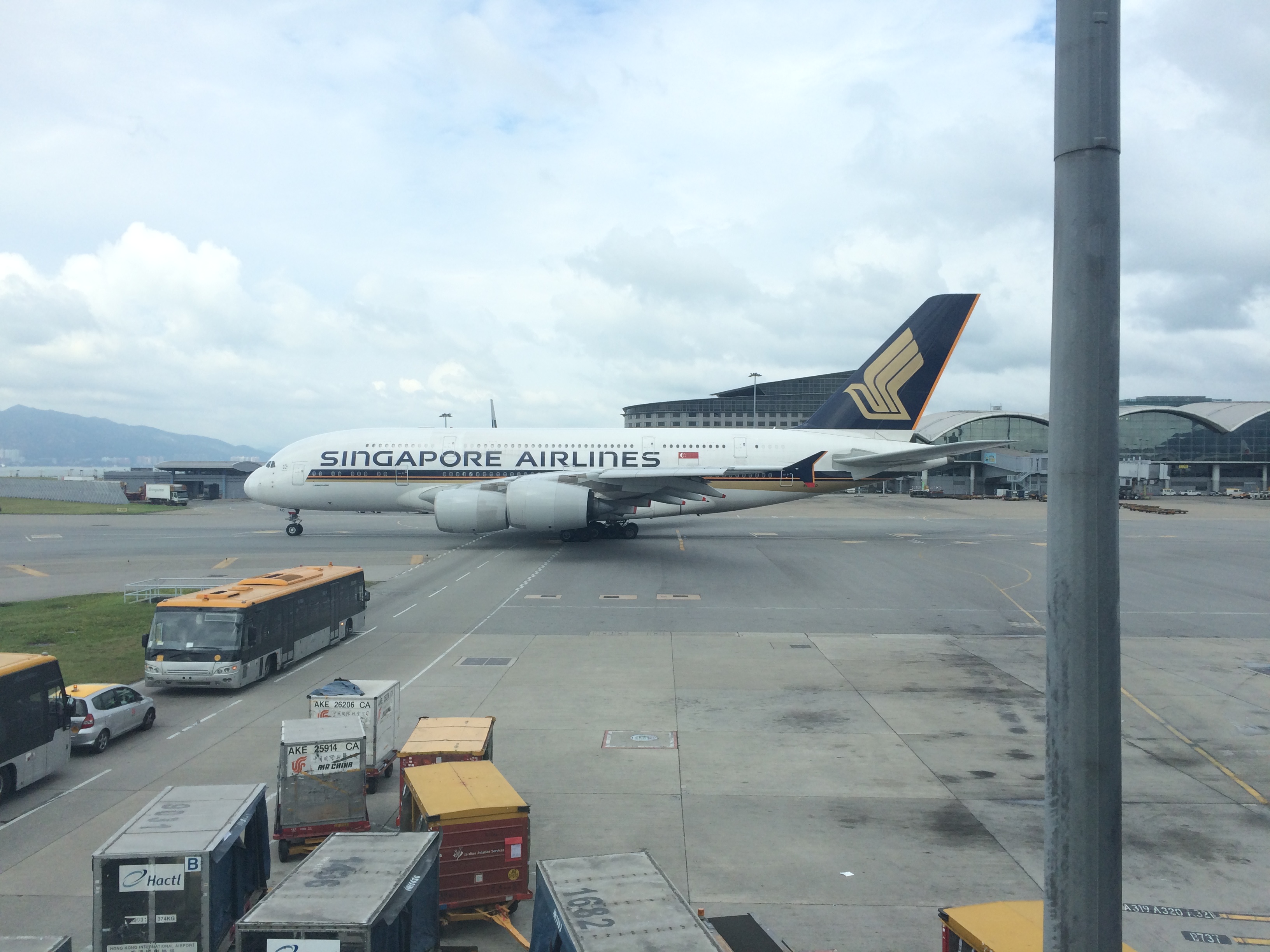 Image result for singapore airlines a380 youngtravelershongkong