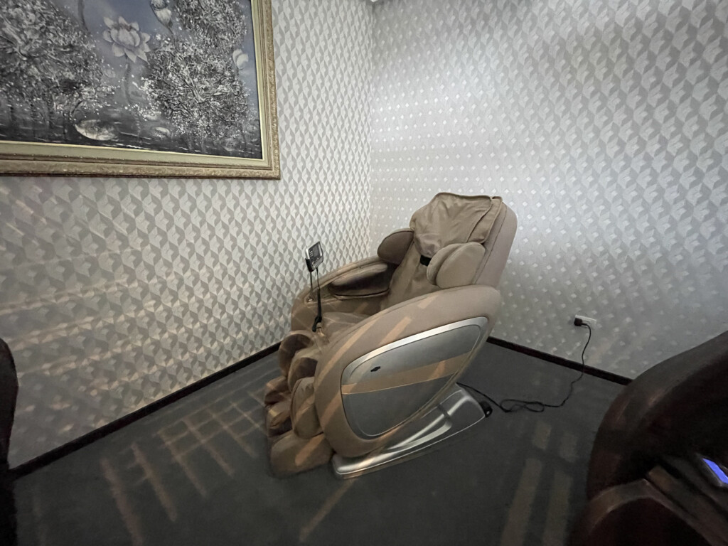 a recliner chair in a room