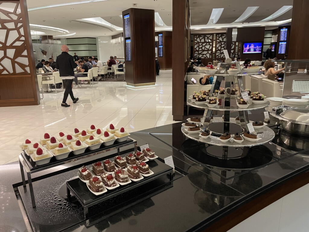 Evaluate: Etihad Enterprise Class Lounge T3, Abu Dhabi (AUH) - Younger Vacationers of Hong Kong | Digital Noch Digital Noch